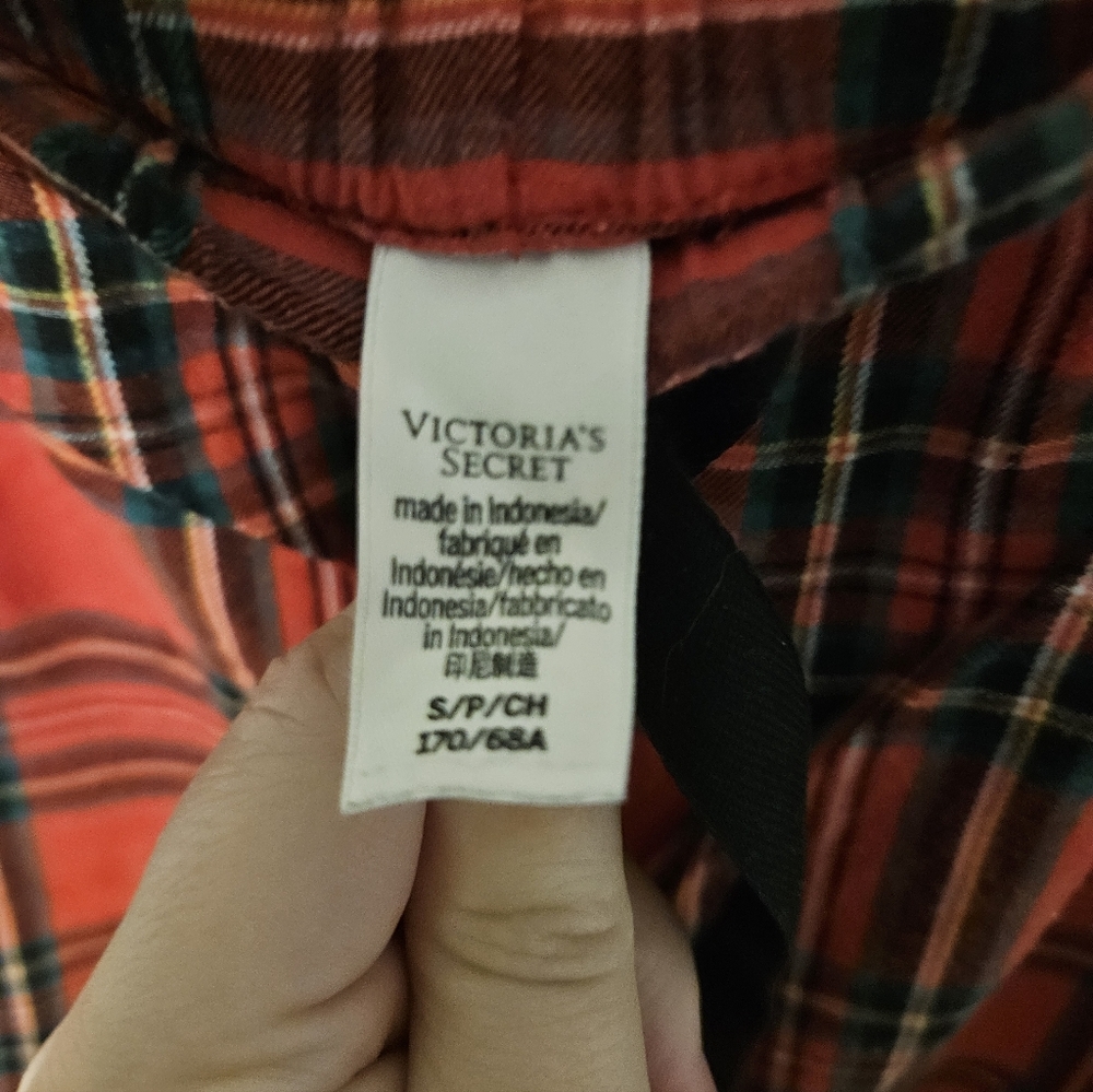 Victoria Secret Y2k Black and Red Pajama Set - Picture 7 of 7